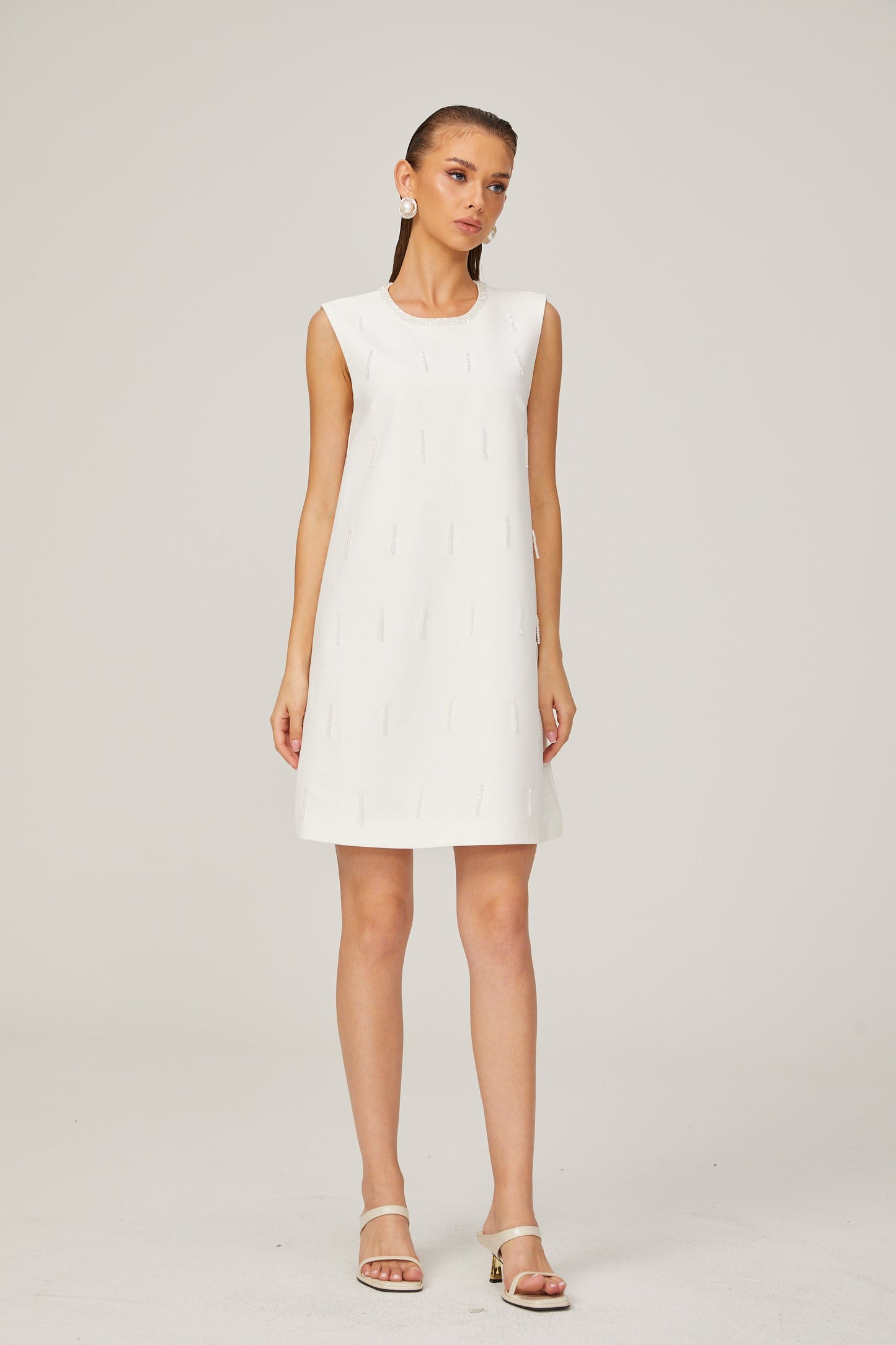 Elisabeth A-line sleeveless beaded tweed mini dress in Whỉte