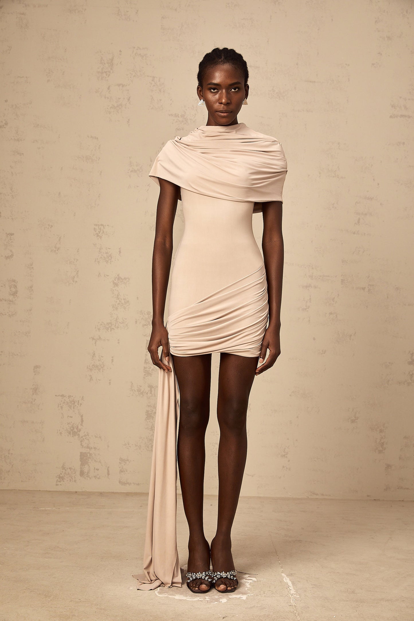 Gaëlle neutrals cape-design ruched fitted mini dress