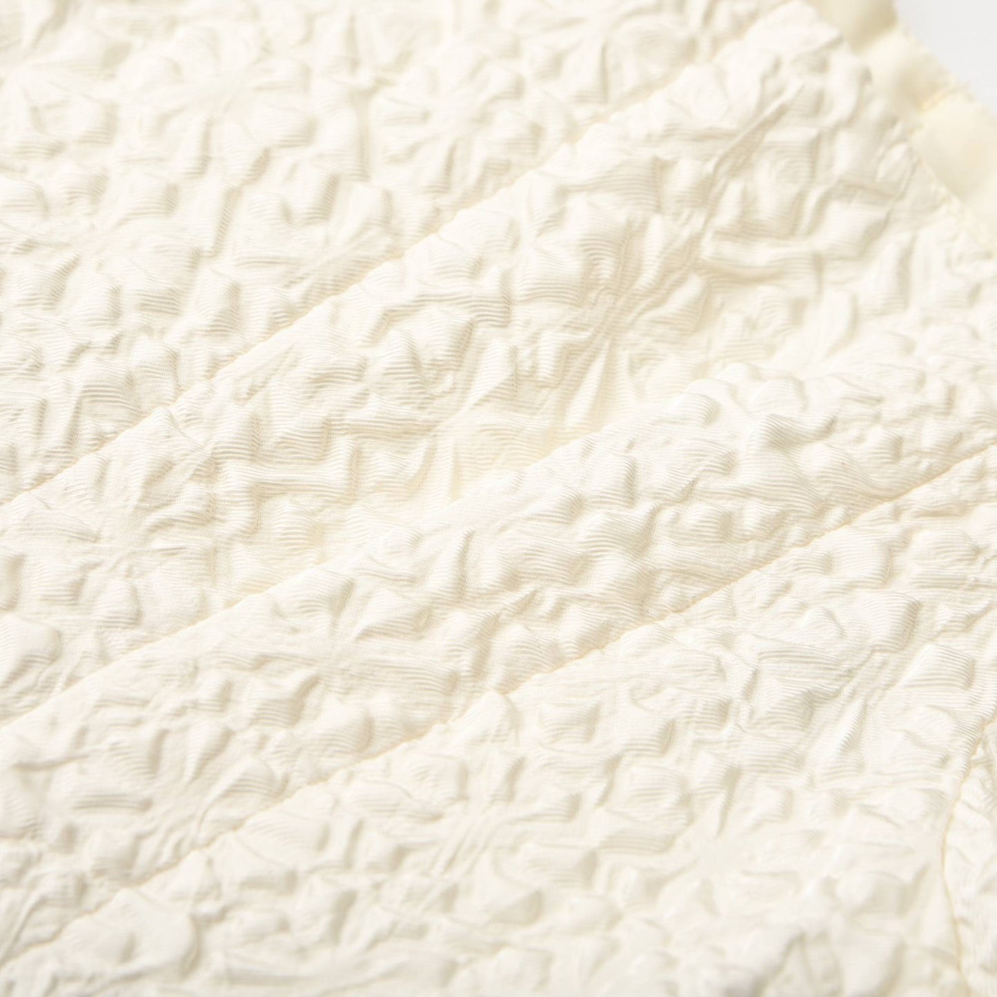 Puff-sleeve princess white dress