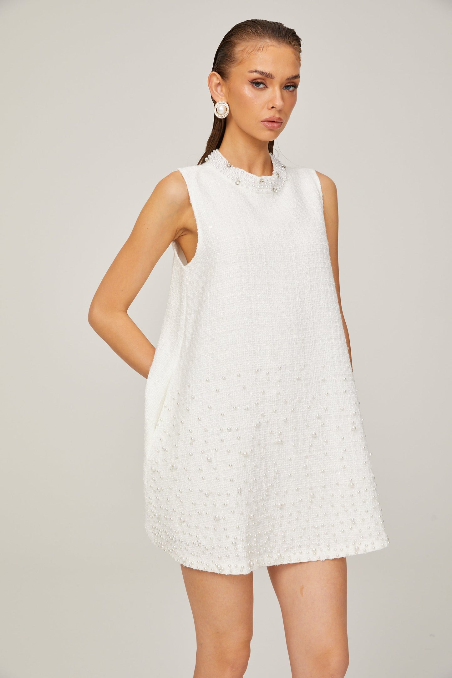 Elisabeth A-line sleeveless beaded tweed mini dress in Whỉte