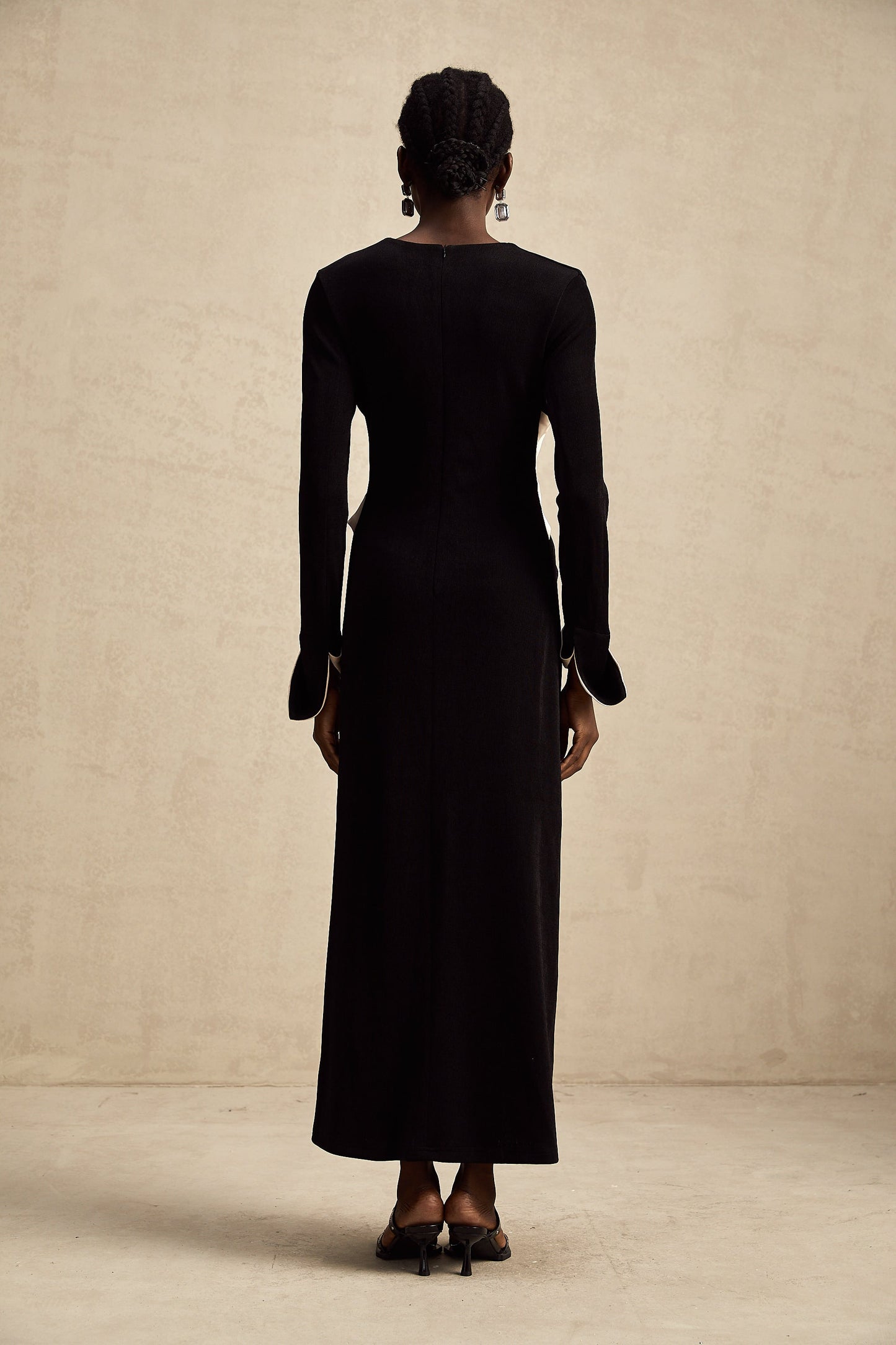 Karine contrast-color bowknot v-neck maxi dress