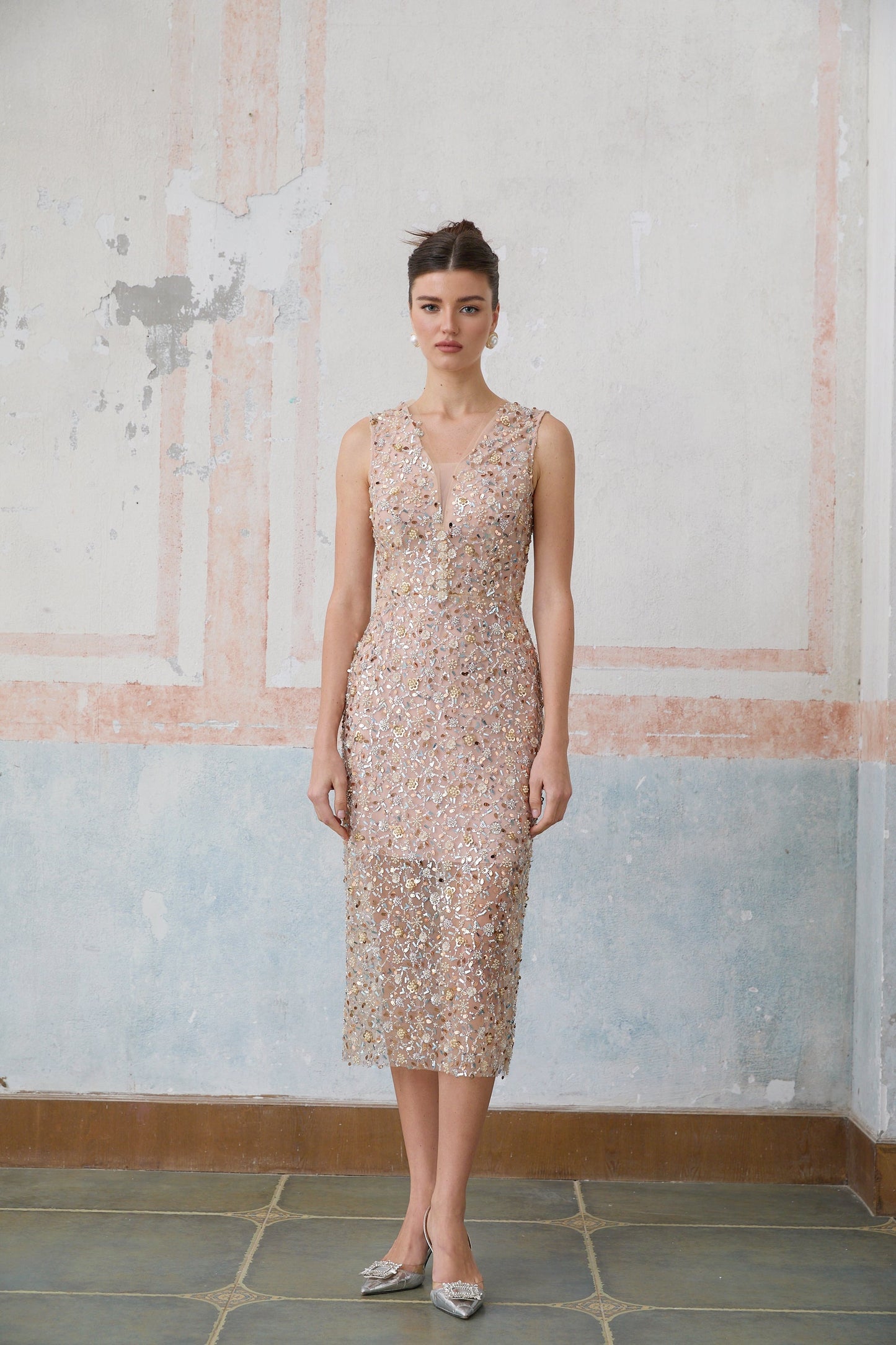 Marguerite embellished flower-motif fitted midi dress