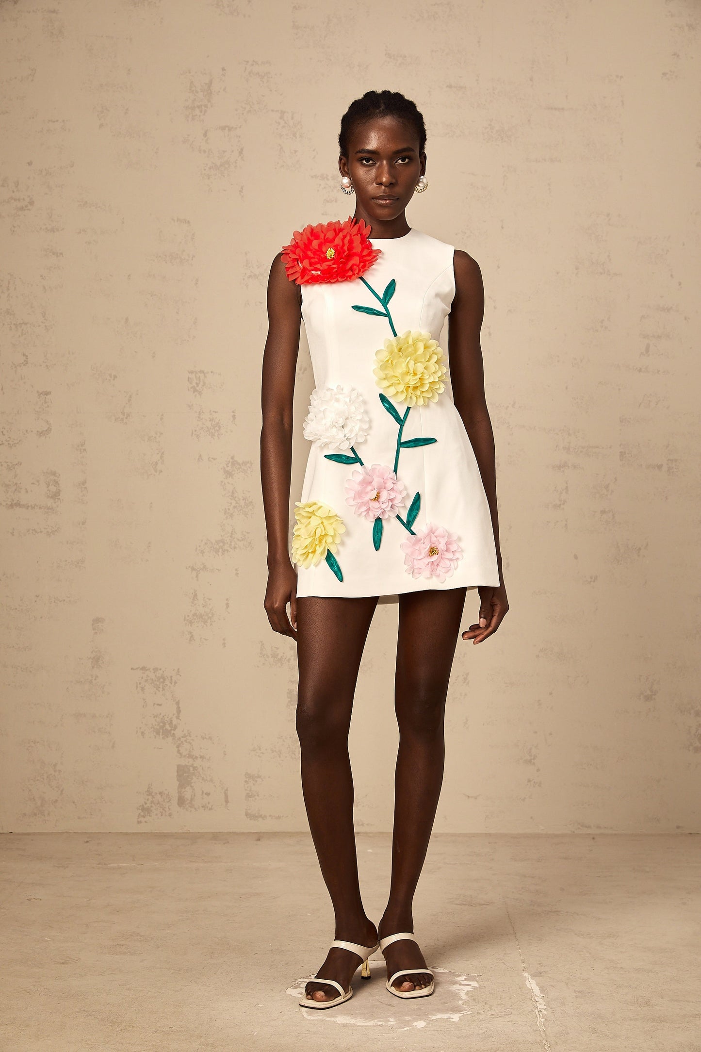 Véronique white 3d-petal sleeveless mini dress