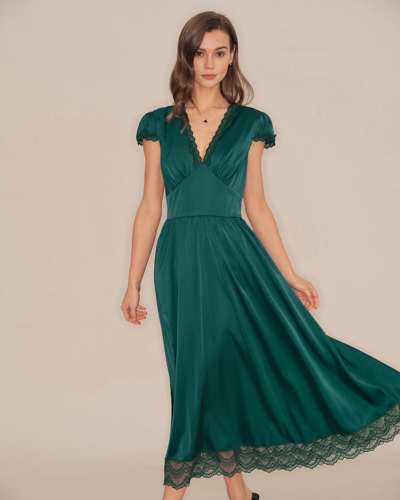 Green V Neck Lace Maxi Dress